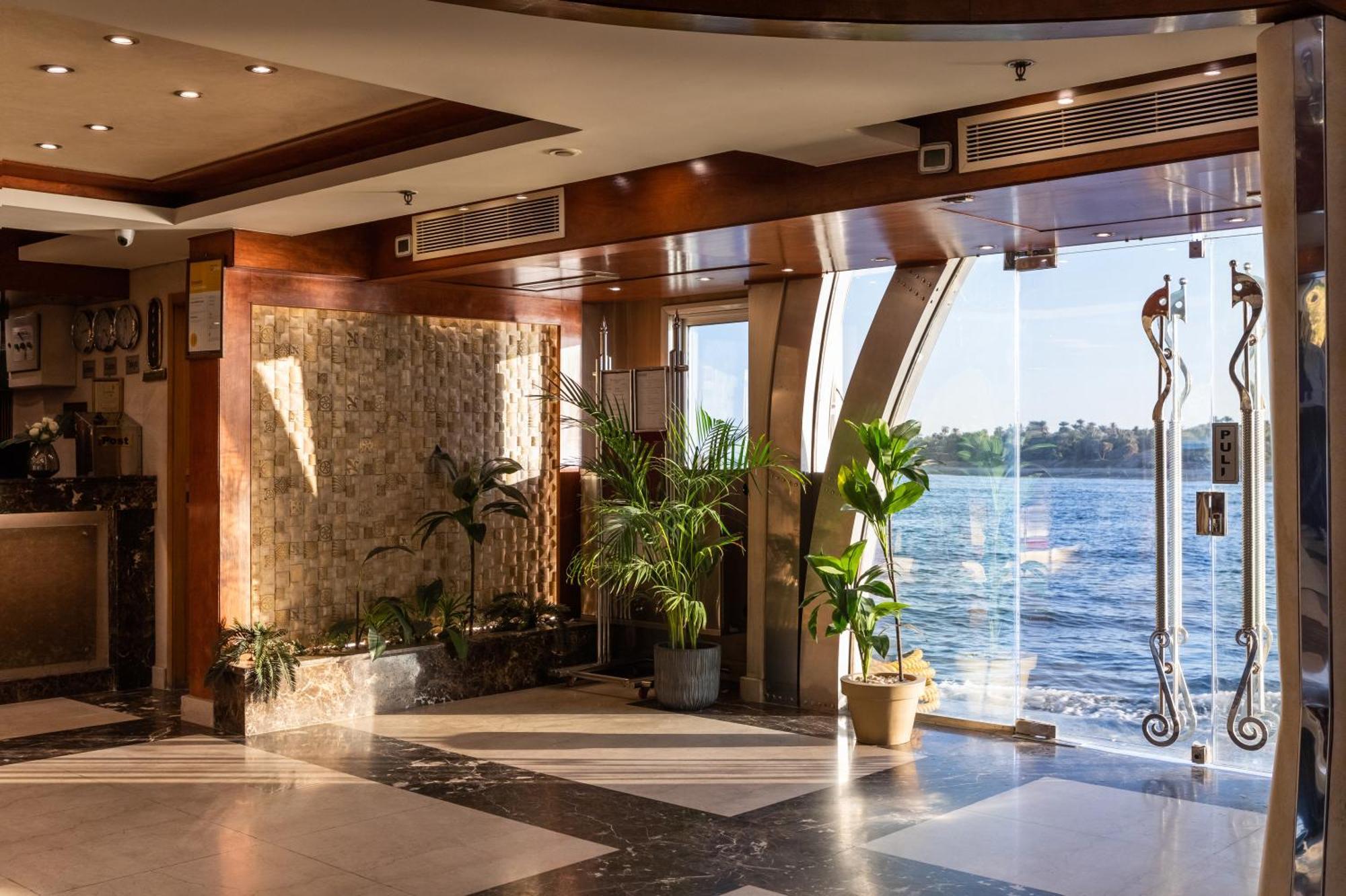 M/S Esmeralda Nile Cruise - 4 Or 7 Nights From Luxor Each Monday And 03 Nights From Aswan Each Friday エクステリア 写真