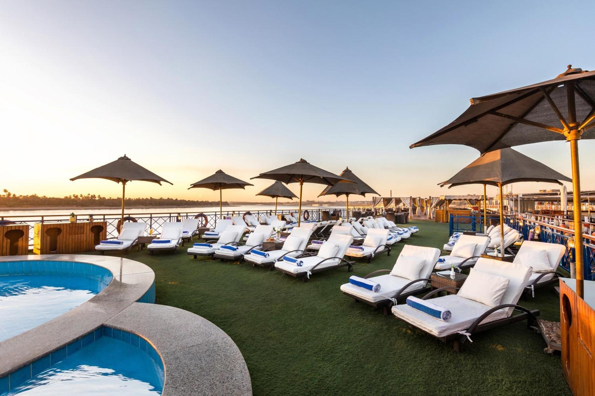 M/S Esmeralda Nile Cruise - 4 Or 7 Nights From Luxor Each Monday And 03 Nights From Aswan Each Friday エクステリア 写真